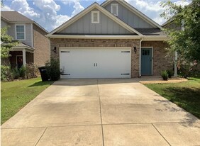 516 Reading Ln in Fultondale, AL - Building Photo