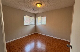 559 Lowell Ave in Cincinnati, OH - Building Photo - Building Photo