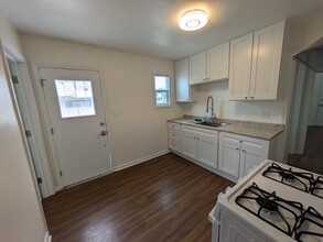 12513 Rose Ave, Unit 12513 Rose Ave in Downey, CA - Foto de edificio - Building Photo