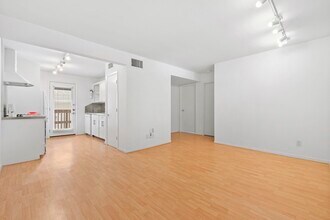 217 E 12th St in Houston, TX - Building Photo - Building Photo