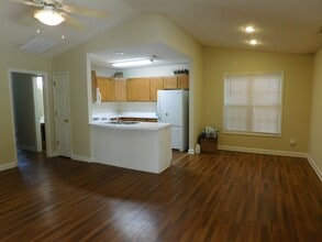 207 Tobiano Dr in New Bern, NC - Building Photo - Building Photo
