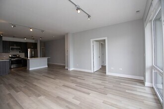 1554 N Talman Ave in Chicago, IL - Building Photo - Building Photo