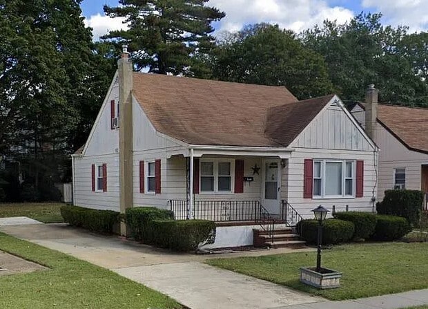 property at 417 Victoria St