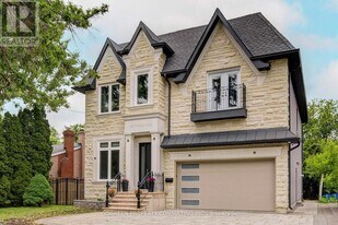 329 Paliser Crescent S in Richmond Hill, ON - Building Photo