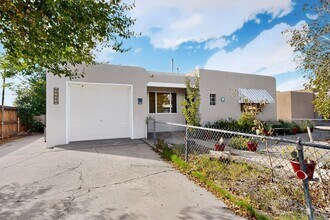 2723 Adams St NE in Albuquerque, NM - Foto de edificio - Building Photo