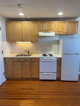 94 4th Ave, Unit 312 in Bay Shore, NY - Building Photo - Building Photo