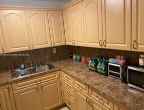 1305 W 46th St in Hialeah, FL - Building Photo - Building Photo