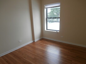 4748 N Sacramento Ave, Unit 2S in Chicago, IL - Building Photo - Building Photo