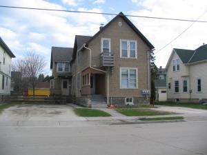 1411 Marshall St in Manitowoc, WI - Building Photo