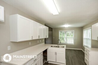 4249 Gracewood Park Dr in Ellenwood, GA - Foto de edificio - Building Photo