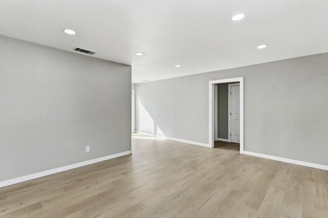 1704 Nogales St in Sacramento, CA - Building Photo - Building Photo