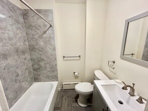 108 W Girard Ave in Philadelphia, PA - Building Photo - Building Photo