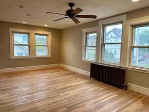 57 Lincoln St, Unit 2 in Winthrop, MA - Building Photo - Building Photo