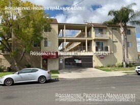 10817 White St in Los Angeles, CA - Building Photo