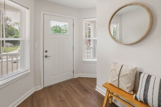 89th Rising in Cleveland, OH - Foto de edificio - Building Photo