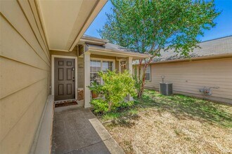 943 Crested Point Dr in College Station, TX - Building Photo - Building Photo