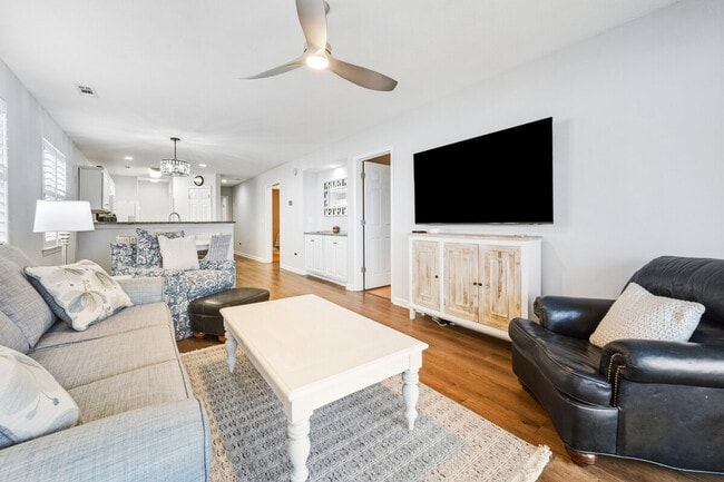 568 Pinehurst Ln in Pawleys Island, SC - Building Photo - Building Photo