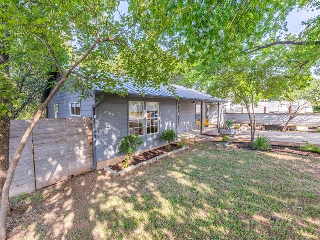 1705 Adriane Dr in Austin, TX - Building Photo - Building Photo