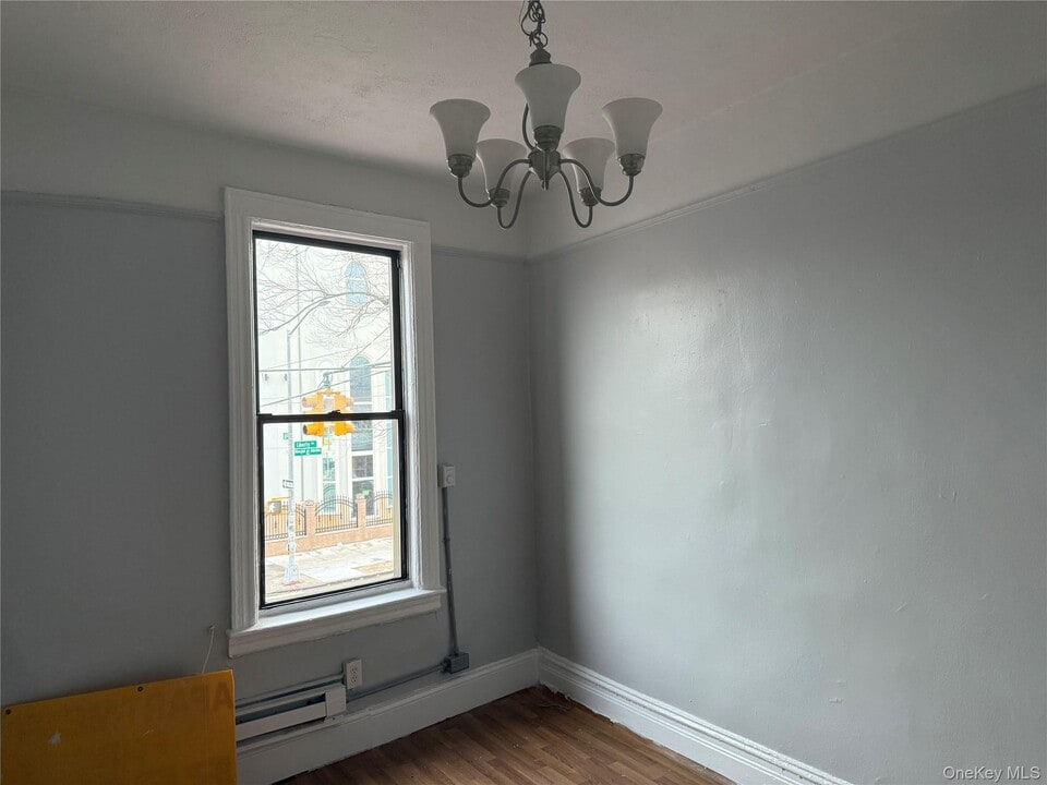 126-15 Liberty Ave in Queens, NY - Building Photo