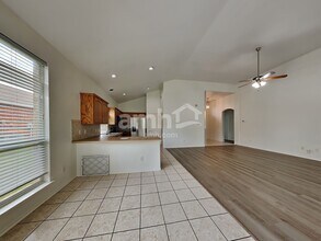 1105 Skylark Dr in Burleson, TX - Building Photo - Building Photo