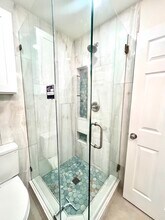16871 Canyon Ln in Huntington Beach, CA - Building Photo - Building Photo