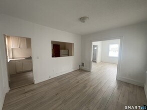 270 East Ave in Bridgeport, CT - Building Photo - Building Photo