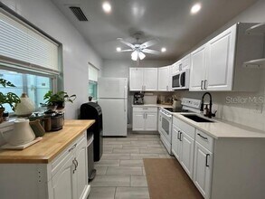 3005 Hawthorne St in Sarasota, FL - Building Photo - Building Photo