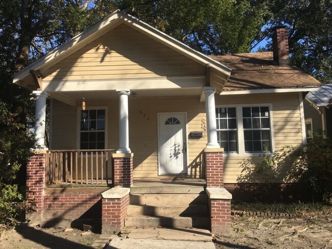 property at 634 E 36th St