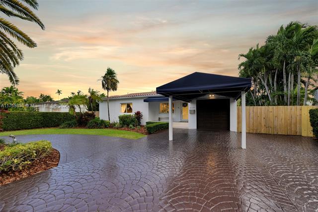6134 SW 28th St in Miami, FL - Building Photo