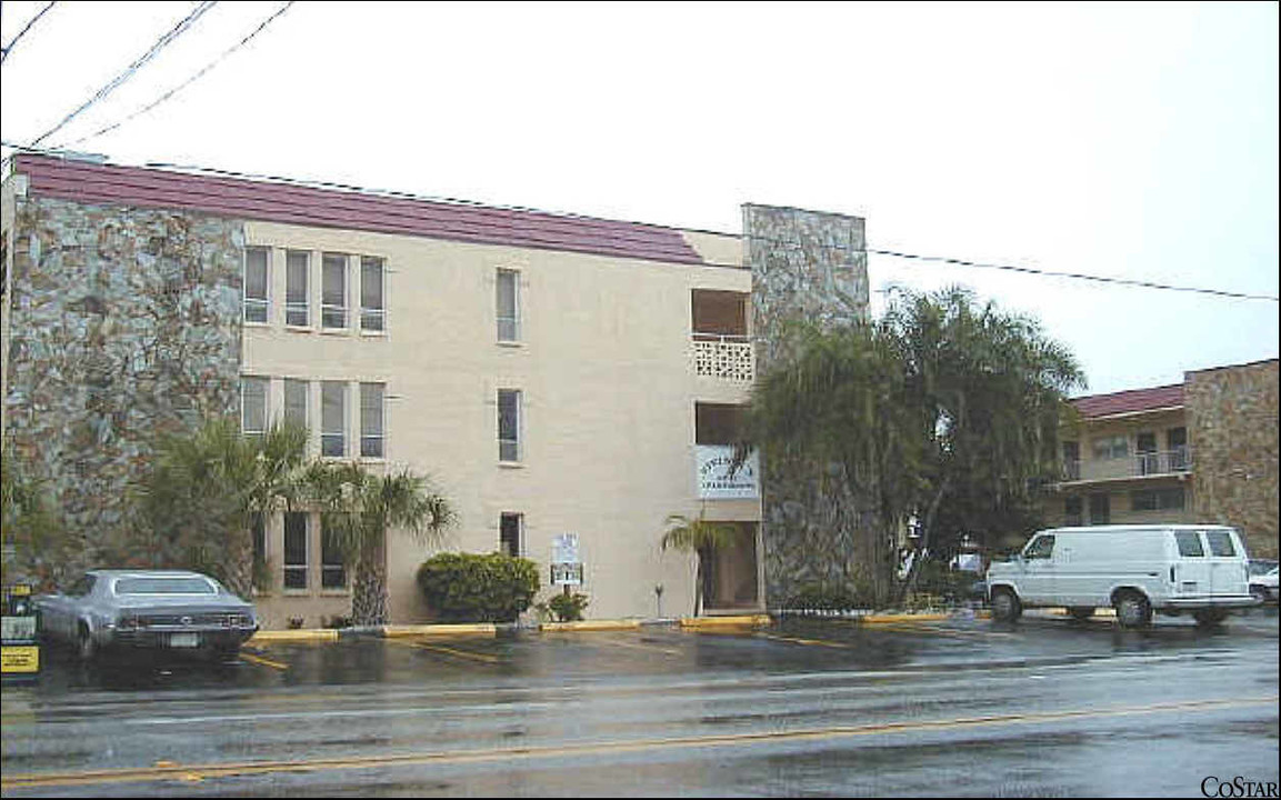 Westwinds Waterfront Resort in Treasure Island, FL - Foto de edificio