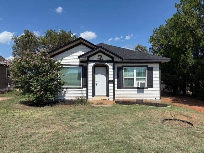 property at 904 N Julian St