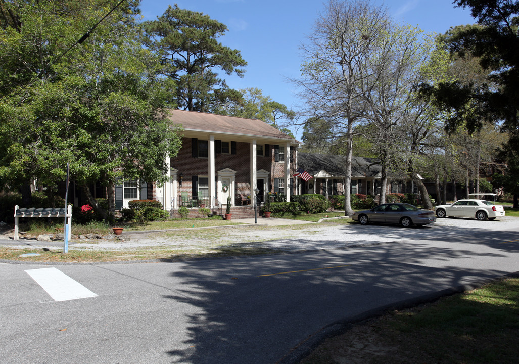 7501-7511 Porcher Dr in Myrtle Beach, SC - Building Photo