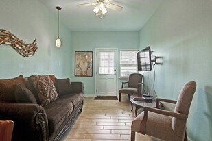 602 Sea Breeze Ln, Unit SI FL1-ID1023162P in Port Aransas, TX - Building Photo