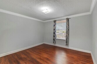 7194 Southgate Blvd in Tamarac, FL - Foto de edificio - Building Photo