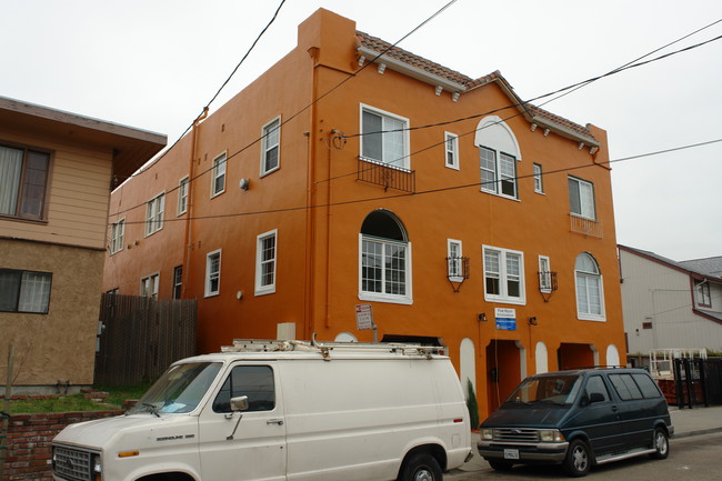 1824 Linden St in Oakland, CA - Foto de edificio - Building Photo