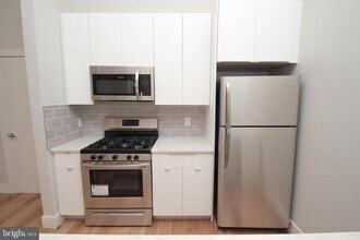 220 S 3rd St in Philadelphia, PA - Building Photo - Building Photo