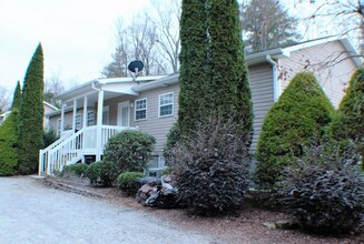 1416 Highland Ave-Unit -Unit A in Hendersonville, NC - Building Photo - Building Photo