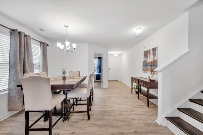 7623 E Lane Dr in Charlotte, NC - Building Photo - Building Photo