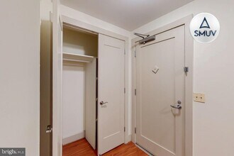 11 E Chase St in Baltimore, MD - Building Photo - Building Photo