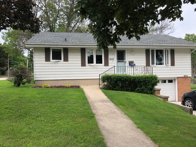 property at 1019 Mac Arthur Dr