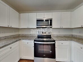 1568 Pebble Ridge Dr in Raleigh, NC - Foto de edificio - Building Photo