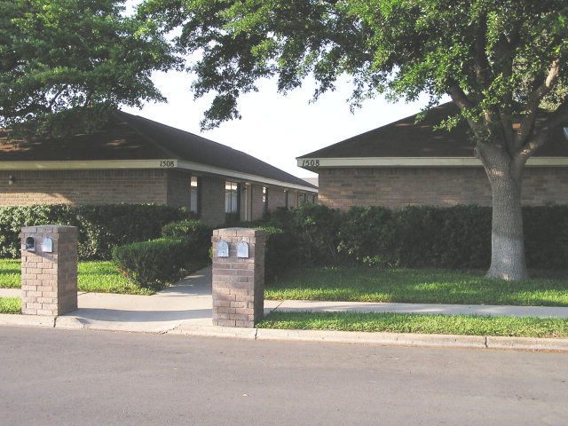 1508 Bluebird Ave in McAllen, TX - Foto de edificio