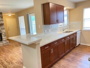 11452 Ptarmigan Dr in Austin, TX - Building Photo - Building Photo