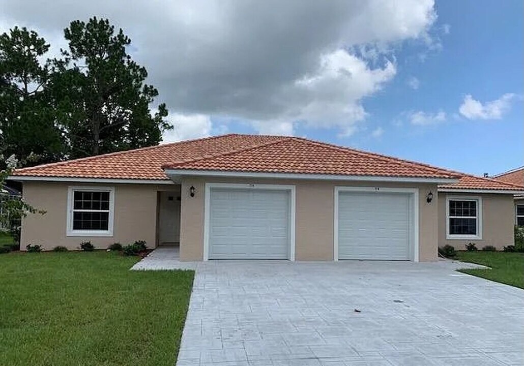 21 Pritchard Dr in Palm Coast, FL - Building Photo