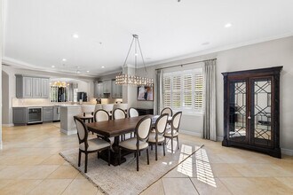 2864 Tiburon Blvd E in Naples, FL - Building Photo - Building Photo