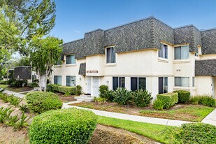 6501 Wystone Ave in Reseda, CA - Building Photo