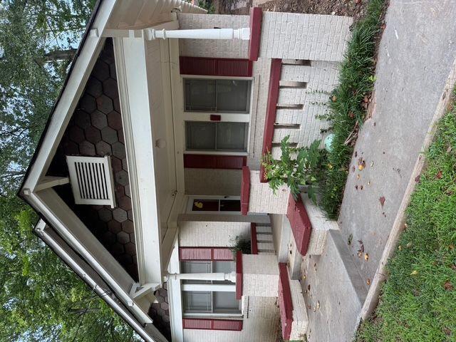 property at 1019 Deckner Ave SW
