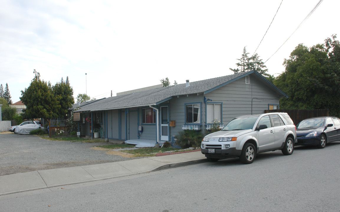 37 Sanford Ave in Campbell, CA - Foto de edificio