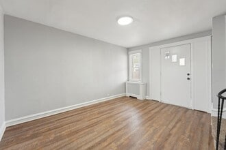 410 Woodcliffe Rd in Upper Darby, PA - Building Photo - Building Photo