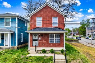 418 Dr W. J. Hodge St in Louisville, KY - Building Photo